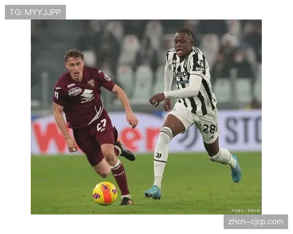 尤文图斯对阵埃因霍温前夕,主教练阿莱格里加练禁区前沿间接任意球